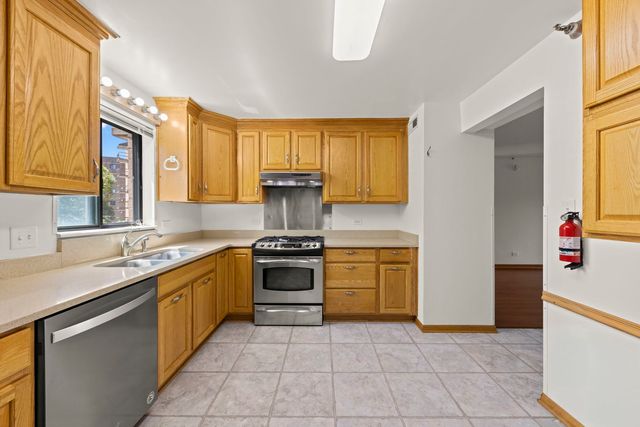 6010 Lake Bluff Drive 301, Tinley Park, IL 60477