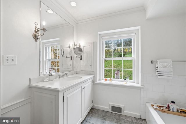 1431 BEAUMONT DR, Gladwyne, PA 19035