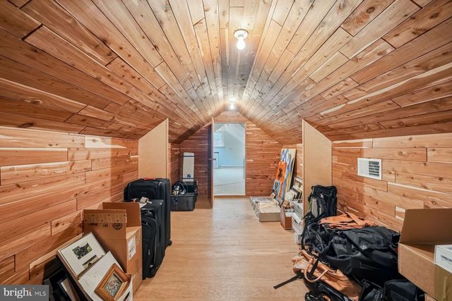 1431 BEAUMONT DR, Gladwyne, PA 19035