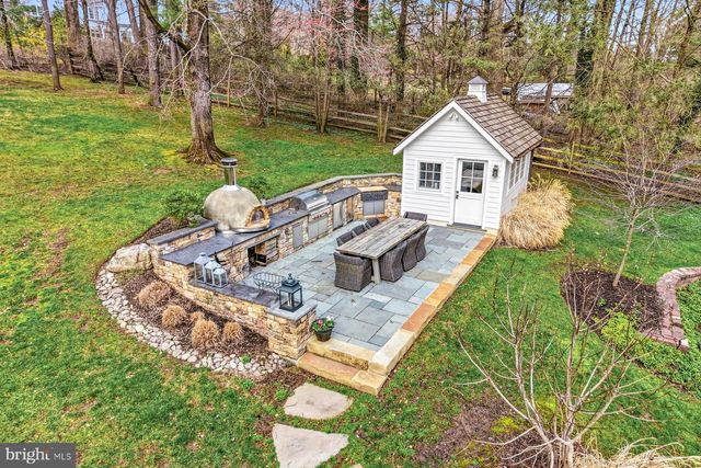 1431 BEAUMONT DR, Gladwyne, PA 19035