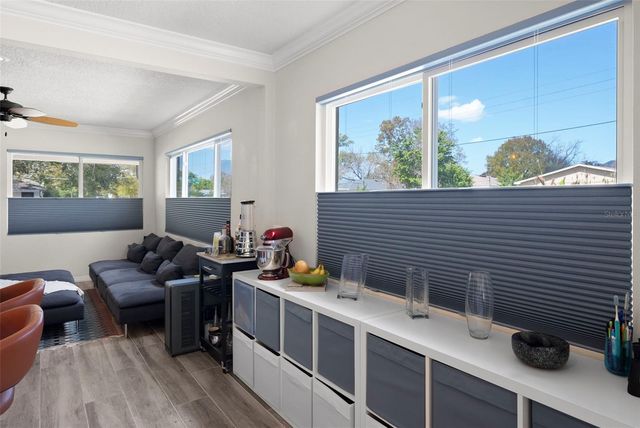 615 N WOODLYNNE AVENUE, Tampa, FL 33609