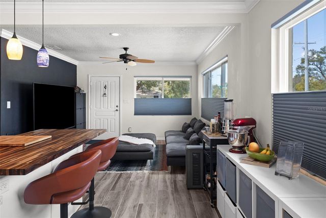 615 N WOODLYNNE AVENUE, Tampa, FL 33609