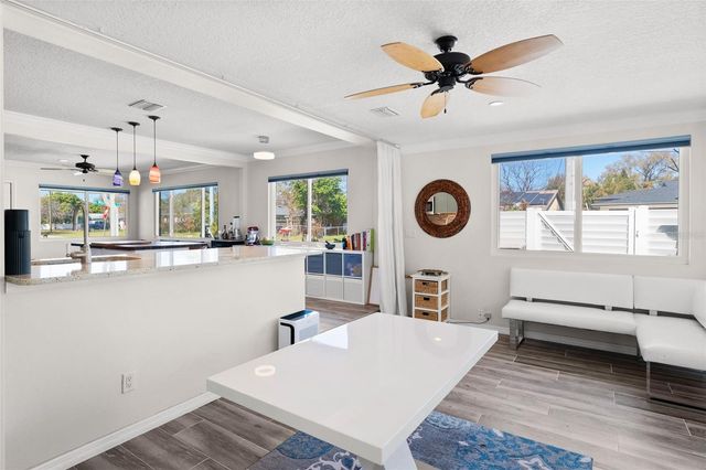 615 N WOODLYNNE AVENUE, Tampa, FL 33609