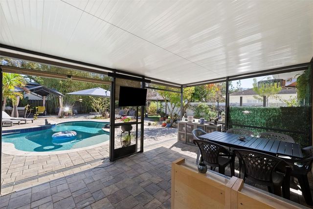 615 N WOODLYNNE AVENUE, Tampa, FL 33609