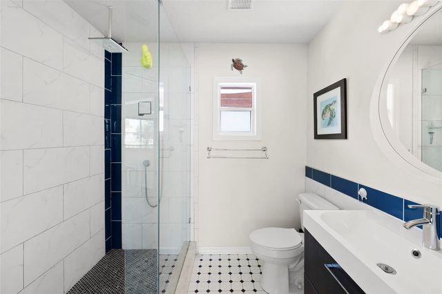 615 N WOODLYNNE AVENUE, Tampa, FL 33609