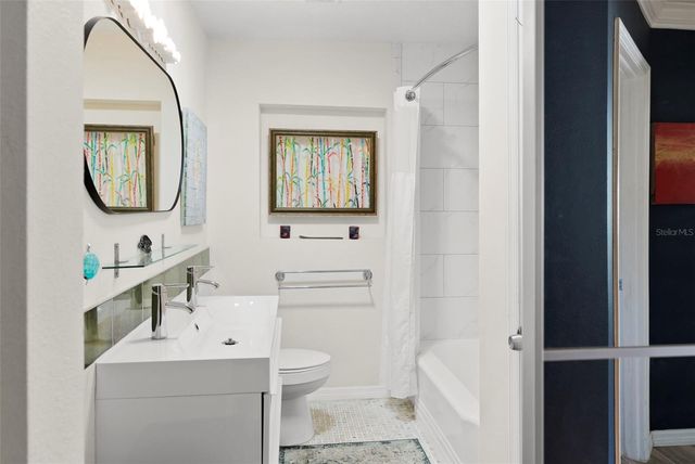 615 N WOODLYNNE AVENUE, Tampa, FL 33609