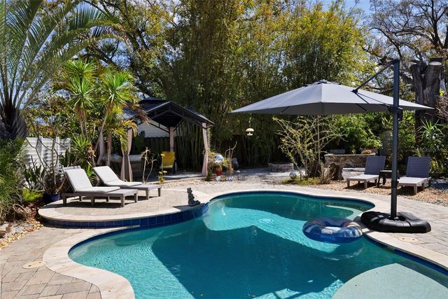 615 N WOODLYNNE AVENUE, Tampa, FL 33609