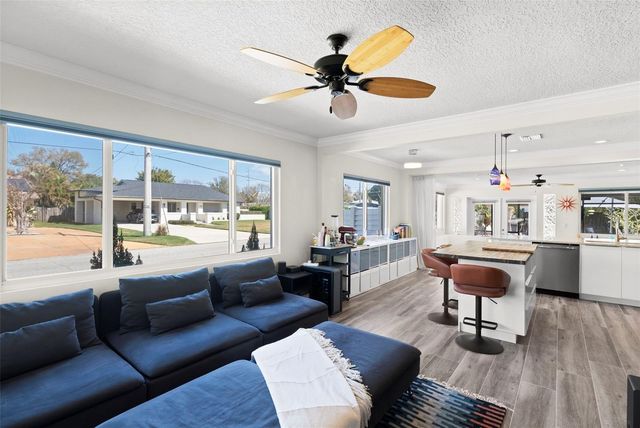 615 N WOODLYNNE AVENUE, Tampa, FL 33609