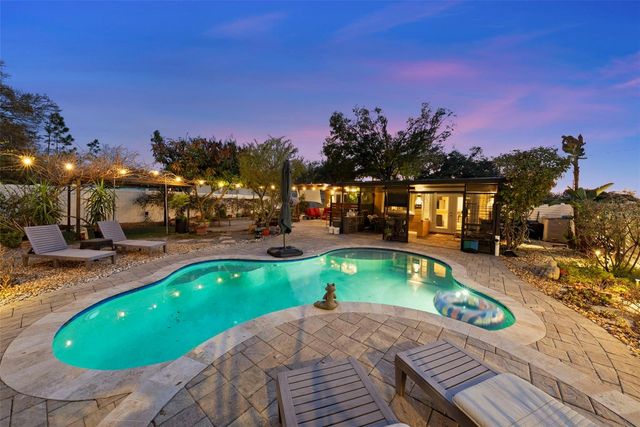 615 N WOODLYNNE AVENUE, Tampa, FL 33609