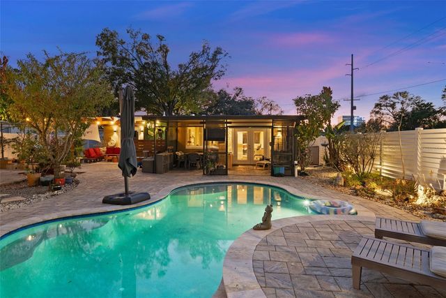 615 N WOODLYNNE AVENUE, Tampa, FL 33609