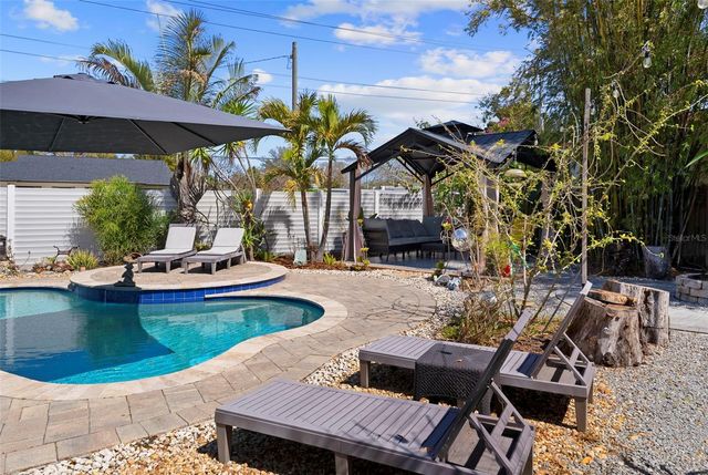 615 N WOODLYNNE AVENUE, Tampa, FL 33609