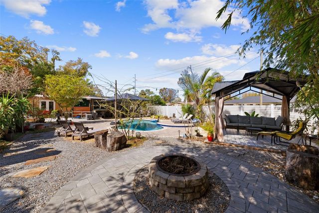 615 N WOODLYNNE AVENUE, Tampa, FL 33609