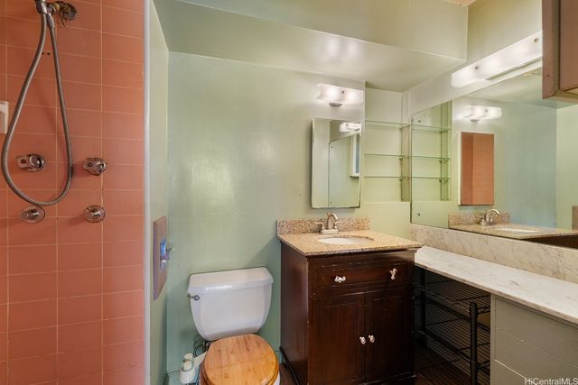 411 Kaiolu Street 605, Honolulu, HI 96815