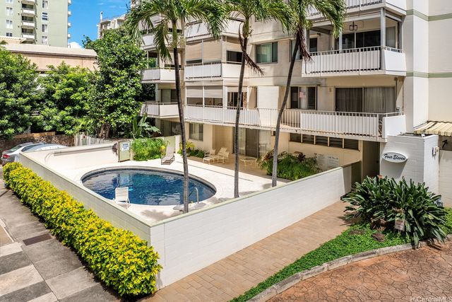 411 Kaiolu Street 605, Honolulu, HI 96815