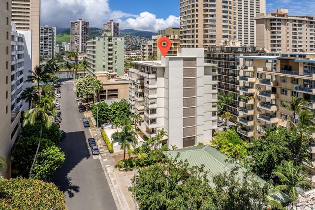 411 Kaiolu Street 605, Honolulu, HI 96815