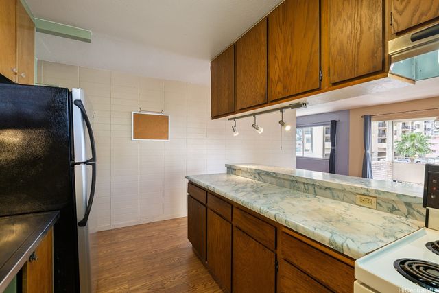 411 Kaiolu Street 605, Honolulu, HI 96815