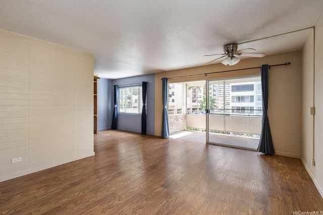411 Kaiolu Street 605, Honolulu, HI 96815