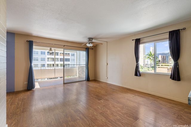 411 Kaiolu Street 605, Honolulu, HI 96815