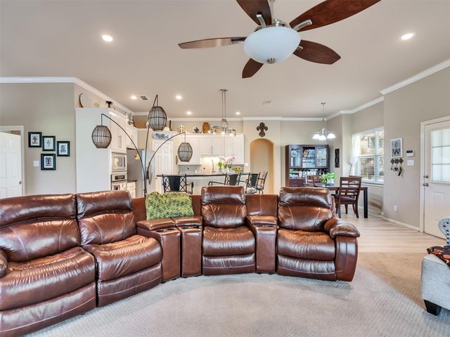 2605 Trippodo Street, Dickinson, TX 77539