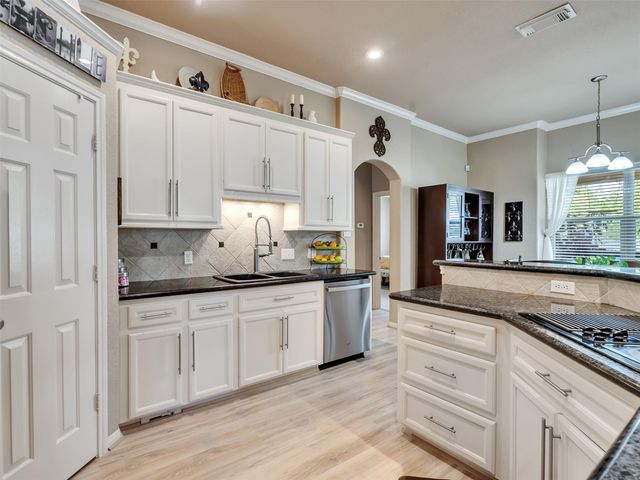 2605 Trippodo Street, Dickinson, TX 77539