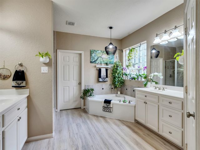2605 Trippodo Street, Dickinson, TX 77539