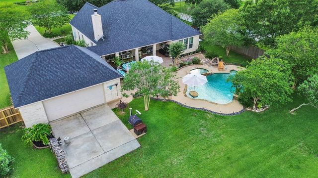 2605 Trippodo Street, Dickinson, TX 77539