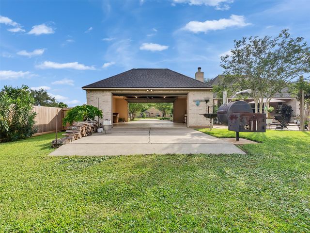 2605 Trippodo Street, Dickinson, TX 77539