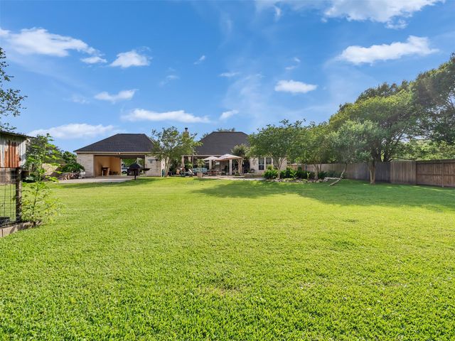 2605 Trippodo Street, Dickinson, TX 77539