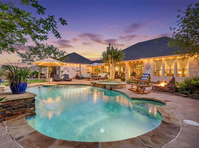 2605 Trippodo Street, Dickinson, TX 77539