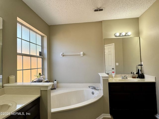 7887 MACDOUGALL Drive, Jacksonville, FL 32244