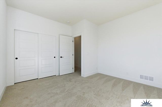 7806 N 94 Circle, Omaha, NE 68122