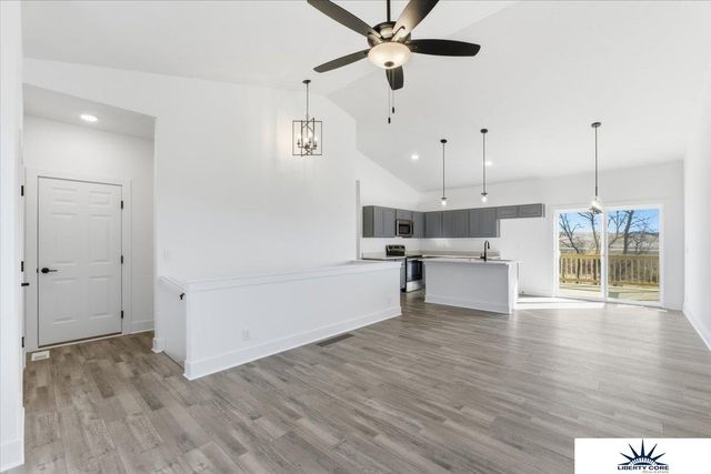 7806 N 94 Circle, Omaha, NE 68122