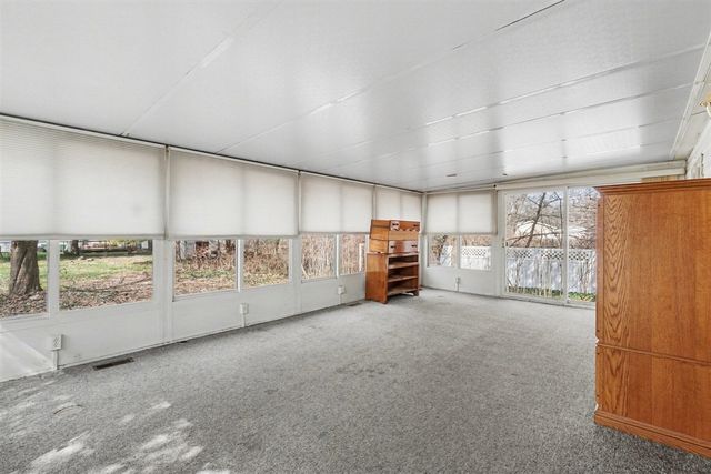 374 Elliot Road, Kalamazoo, MI 49048