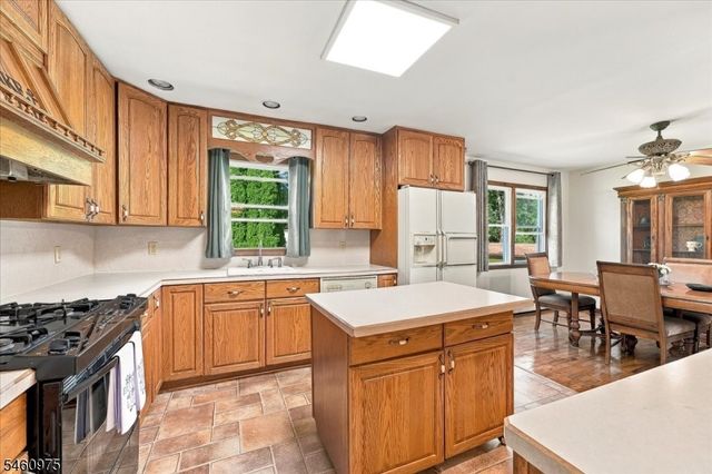 7 Paradise Trl, Vernon Twp., NJ 07460