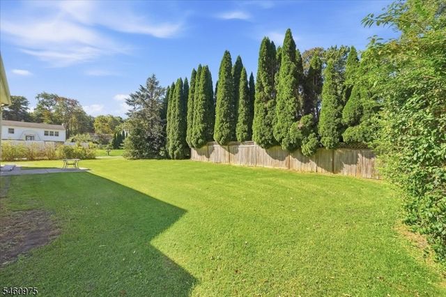 7 Paradise Trl, Vernon Twp., NJ 07460