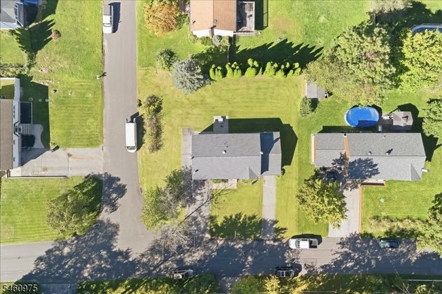 7 Paradise Trl, Vernon Twp., NJ 07460