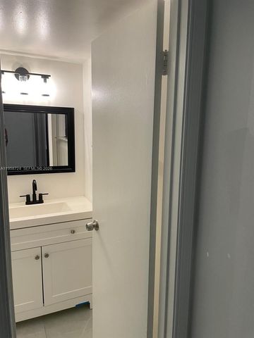 1455 Holly Heights Dr 40, Fort Lauderdale, FL 33304