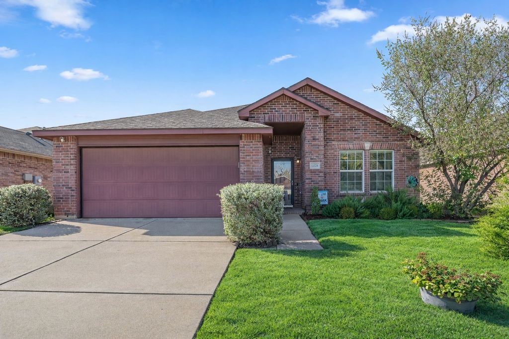 12725 Northern Pine Drive, Fort Worth, TX 76244