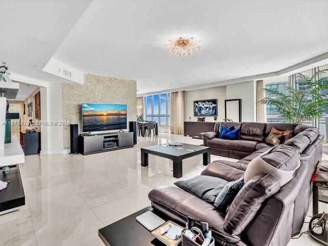 3535 S Ocean Drive 905, Hollywood, FL 33019