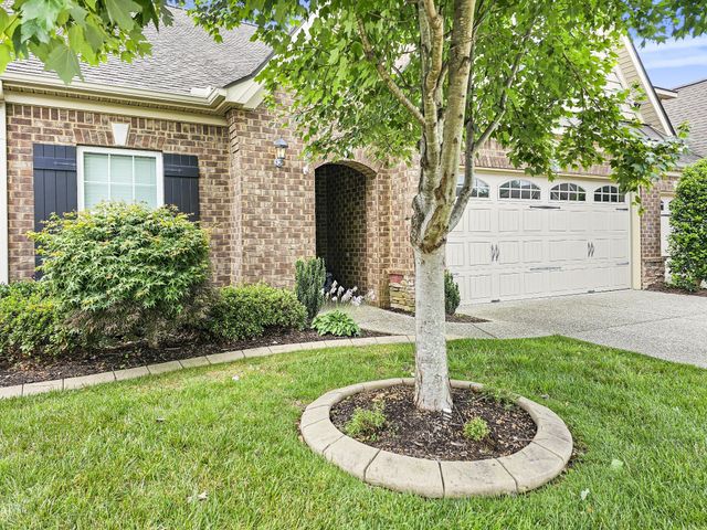 835 Meadowcrest Way, Lebanon, TN 37090