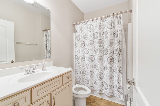 835 Meadowcrest Way, Lebanon, TN 37090