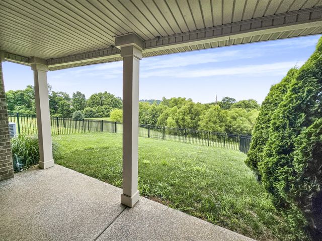 835 Meadowcrest Way, Lebanon, TN 37090