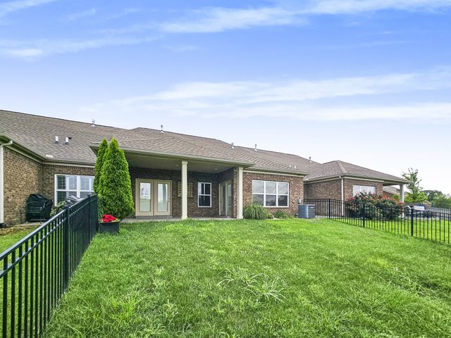 835 Meadowcrest Way, Lebanon, TN 37090