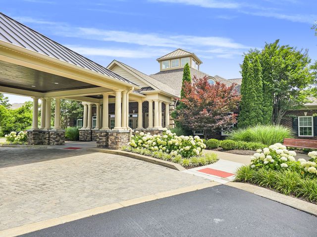 835 Meadowcrest Way, Lebanon, TN 37090