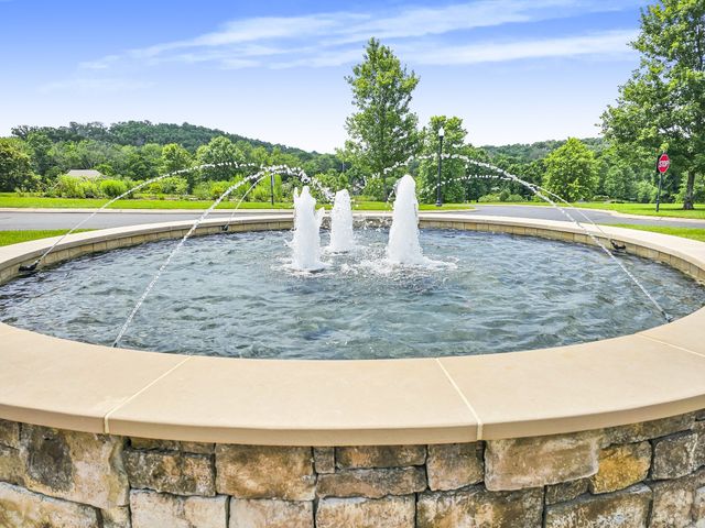 835 Meadowcrest Way, Lebanon, TN 37090