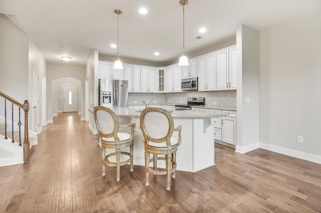 835 Meadowcrest Way, Lebanon, TN 37090