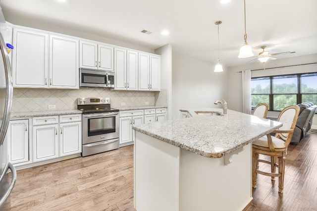 835 Meadowcrest Way, Lebanon, TN 37090