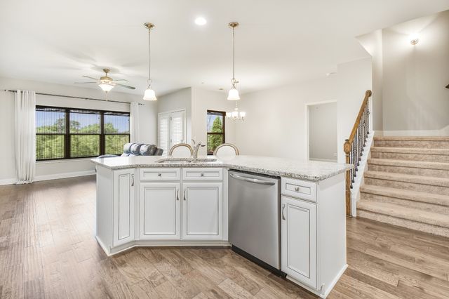 835 Meadowcrest Way, Lebanon, TN 37090