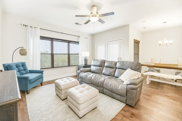 835 Meadowcrest Way, Lebanon, TN 37090