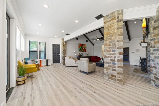 6307 Hidden Hollow, Windcrest, TX 78239